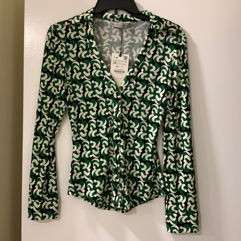 Brand New! Zara top size XS